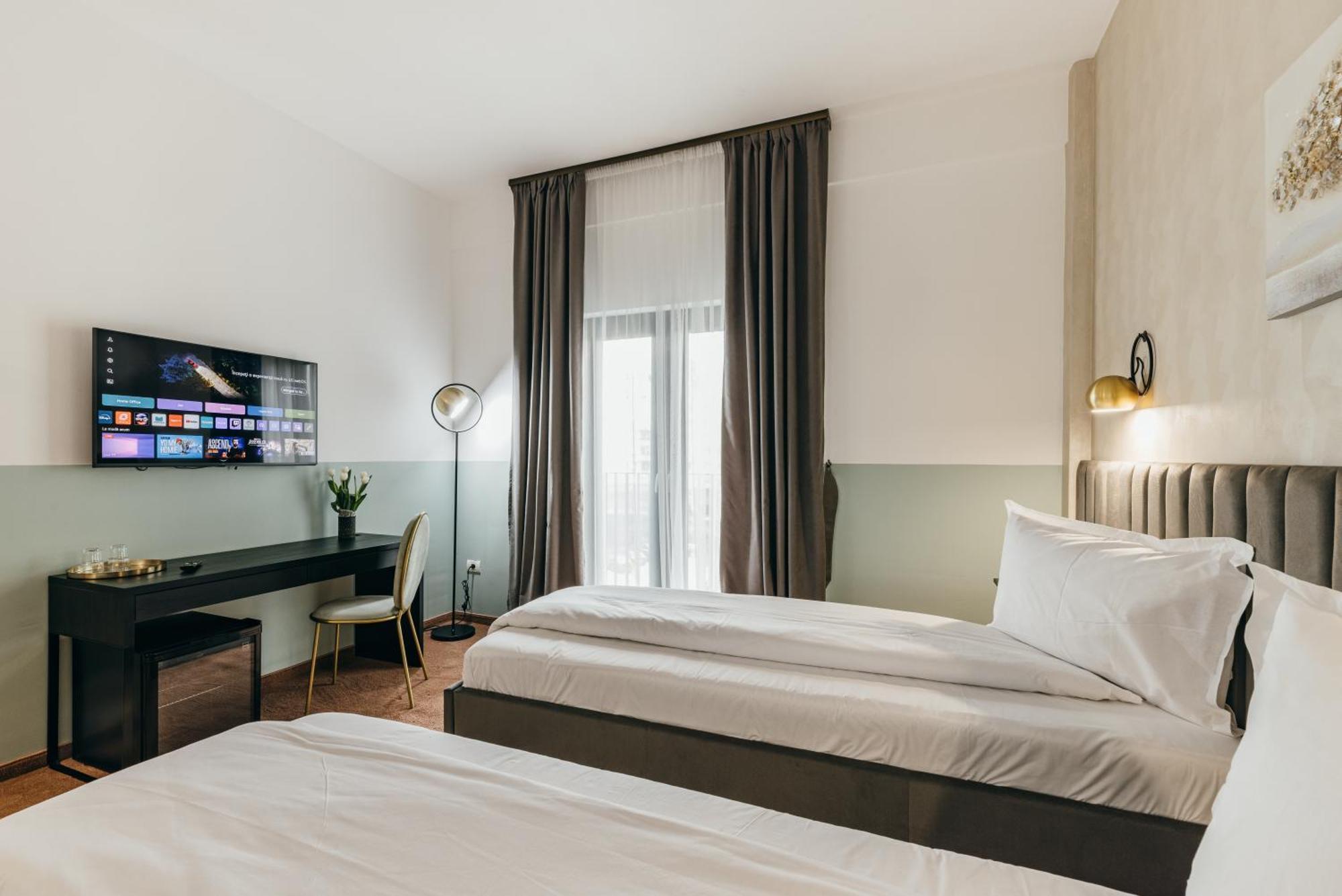 Hotel Agora Mures Târgu-Mureş Esterno foto