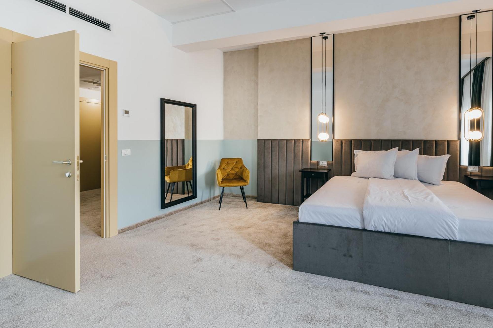 Hotel Agora Mures Târgu-Mureş Esterno foto