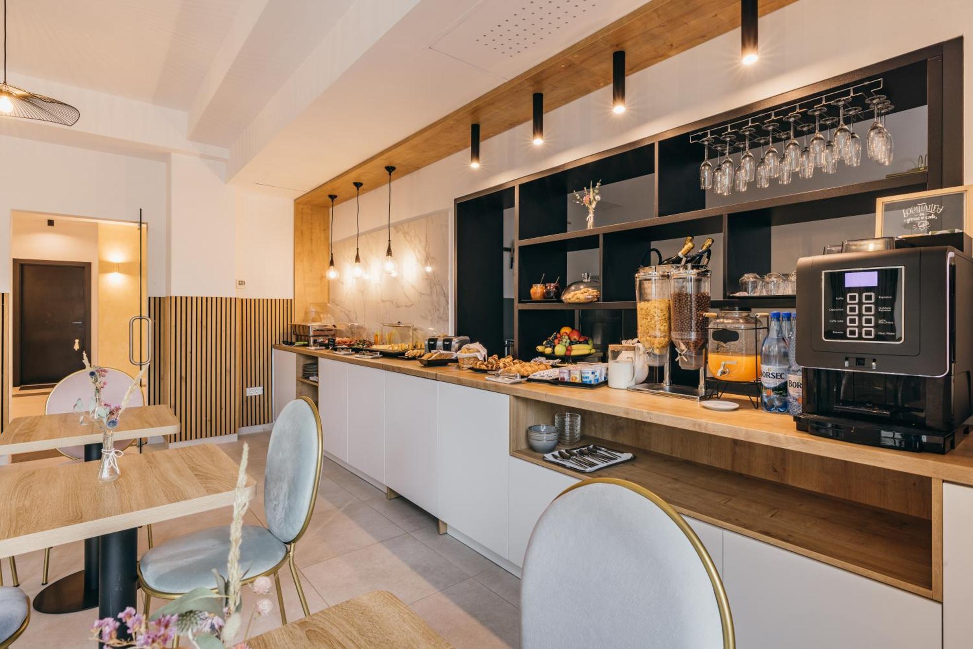 Hotel Agora Mures Târgu-Mureş Esterno foto