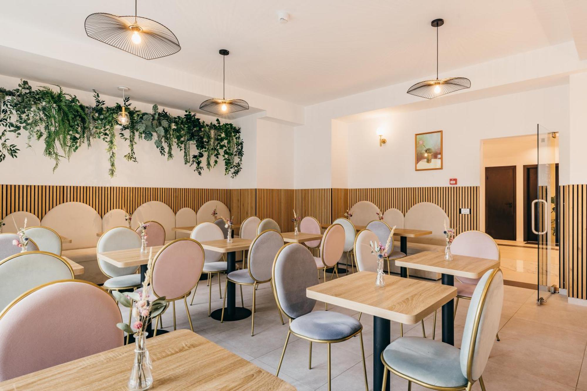 Hotel Agora Mures Târgu-Mureş Esterno foto